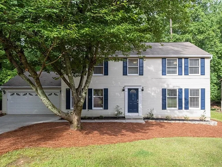 9470 Hillside Dr — Photo 1