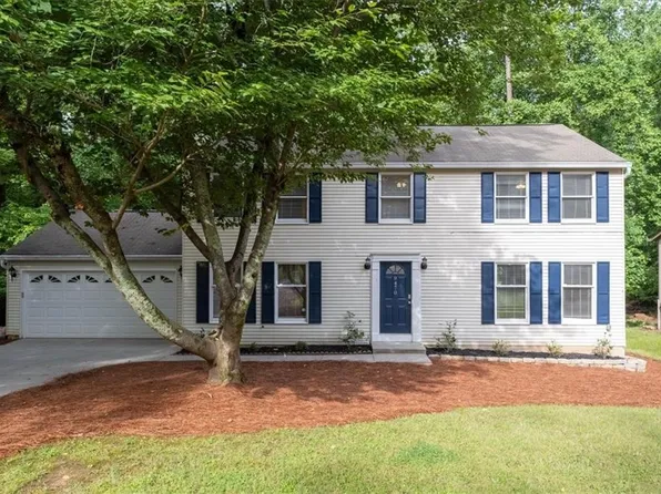 9470 Hillside Dr, Roswell, GA 30076