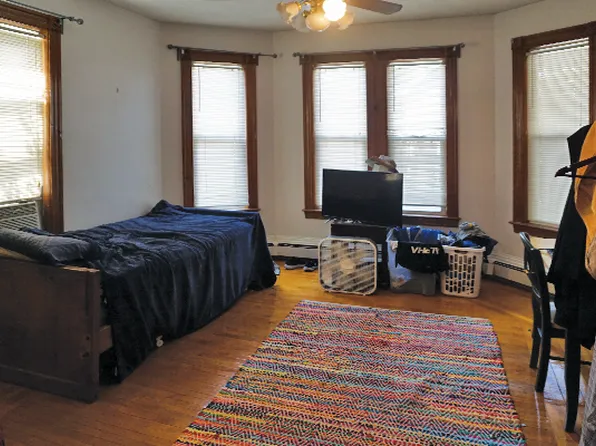 159 Brown St APT 1, Waltham, MA 02453