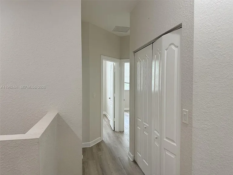 1048 NE 30th Ave #1048 — Photo 11