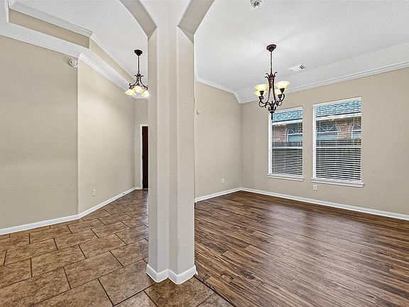 5th image of 24222 Lake Path Cir