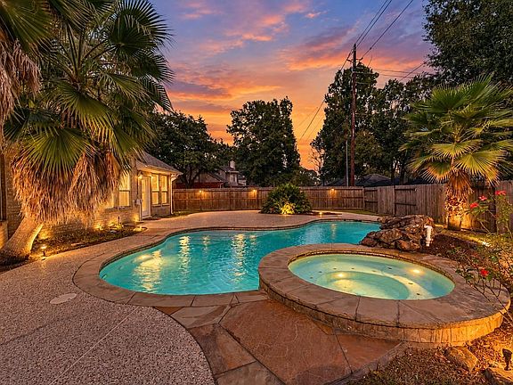 3rd image of 6338 Maple Spring Pl