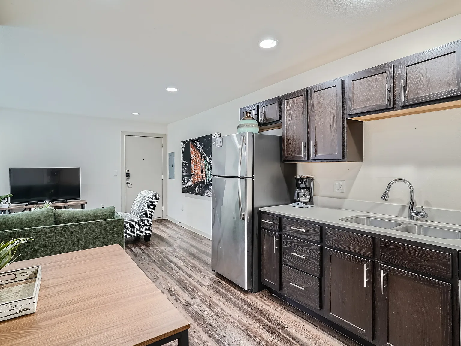1 bed, 847 sqft, $2,500 — Photo 4