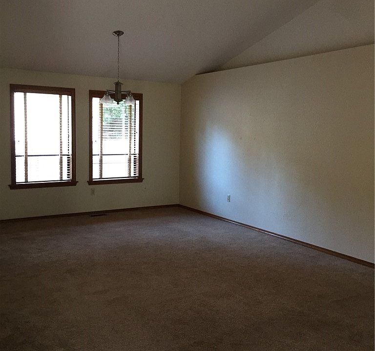 2nd image of 4922 Delores Dr NE