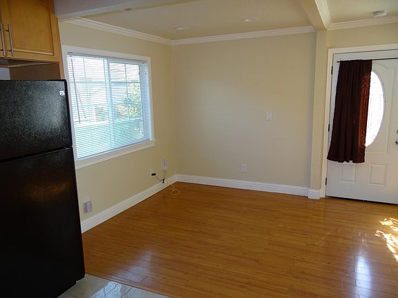 4th image of 33455 7th St #C