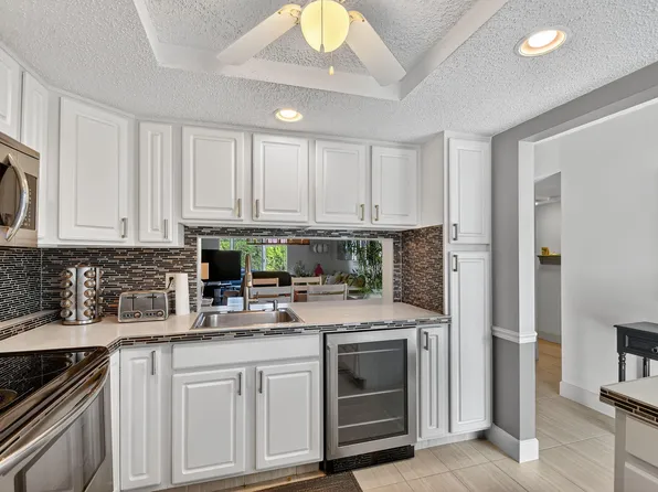 2400 NE 1st Lane #102, Boynton Beach, FL 33435