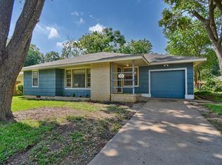 504 E Tom Green St, Brenham, TX 77833