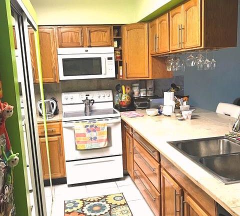 3rd image of 3930 S Roosevelt Blvd APT 303E