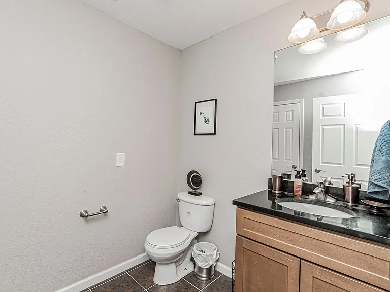 601 Seitz Ct — Photo 21