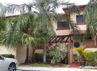 8921 Springtree Lakes Dr, Sunrise, FL 33351