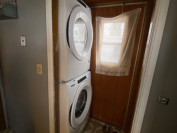 4th image of 2760 Charles Pl