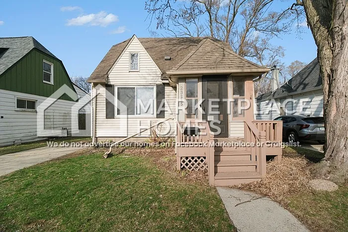 23115 Tawas Ave photo 1