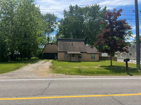 3909 Burtch Rd, Lakeport, MI 48059