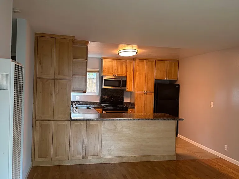 250 Palo Alto Ave — Photo 41