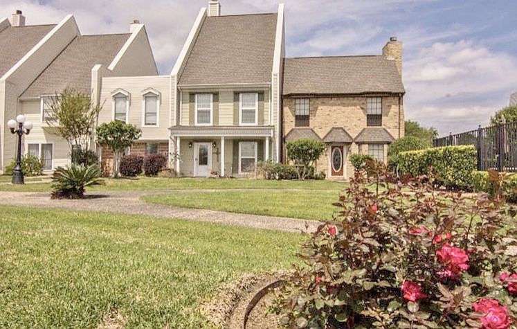1st image of 2316 Knickerbocker Dr