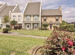 2316 Knickerbocker Dr, Nederland, TX 77627