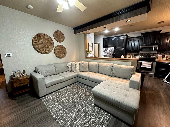 2nd image of 541 NW Fieldcrest Dr #541