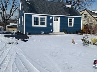 15 Neeld Ln, Aston, PA 19014