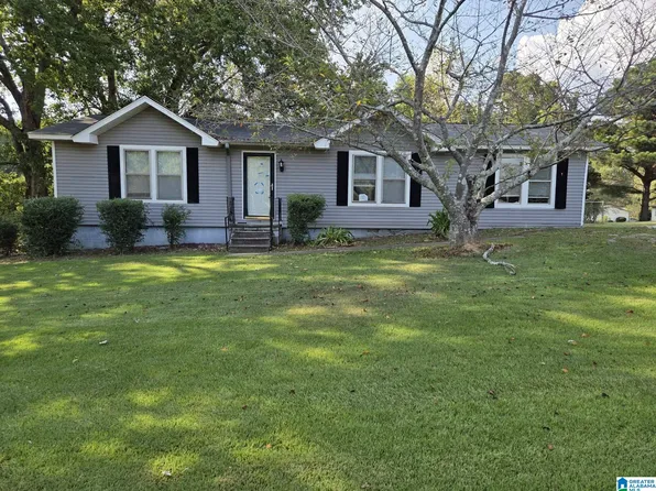504 Buckskin Ln, Gardendale, AL 35071