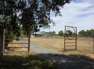 1730 E F St, Oakdale, CA 95361