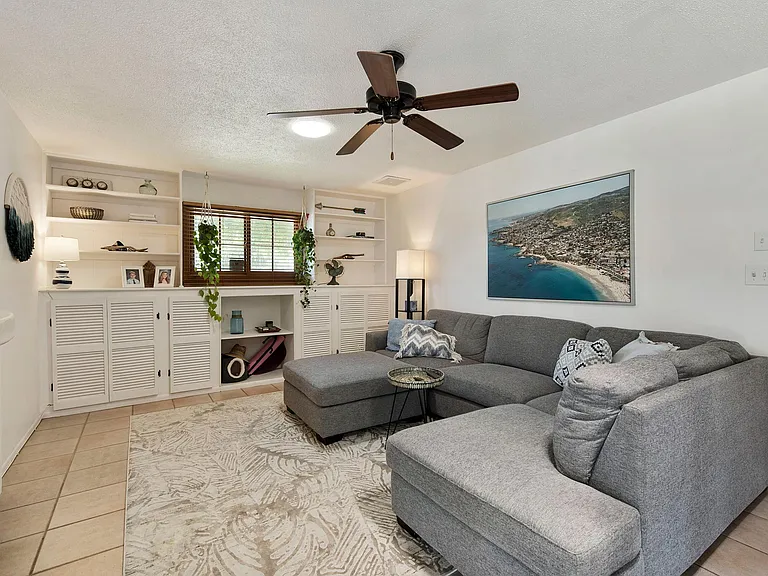 3117 S Jentilly Ln — Photo 18