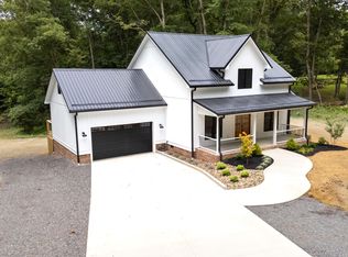 858 Milroy Grose Rd, Lansing, WV 25862