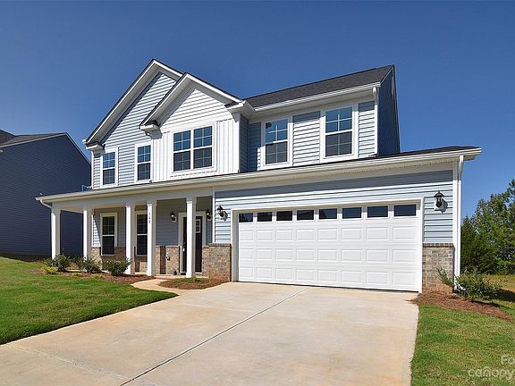 3rd image of 140 Fleming Dr