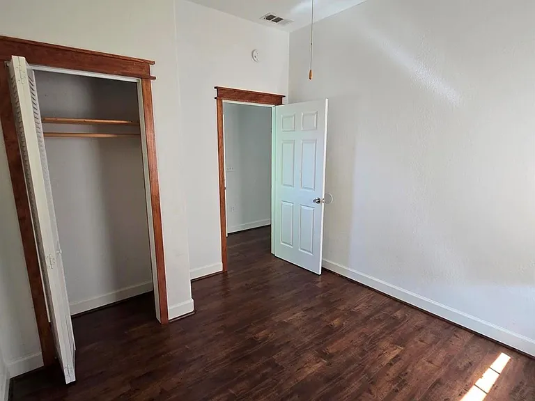 4124 Avenue M 1/2 — Photo 20