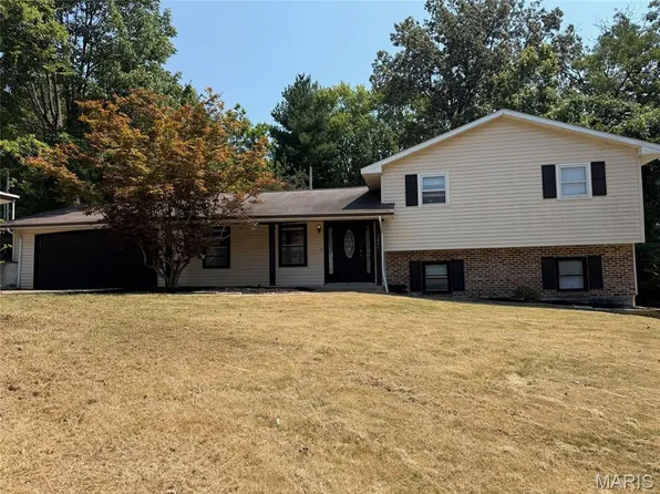 1446 N Henderson St, Cape Girardeau, MO 63701