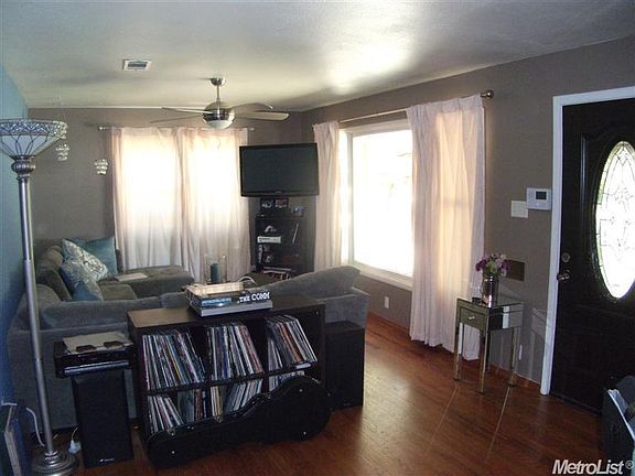 2nd image of 4016 57th St