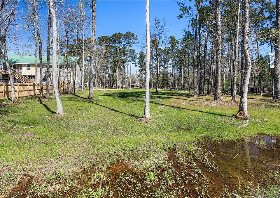 2nd image of Piney Woods Ct