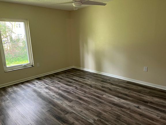4th image of 2319 W Bristol Ave APT 103