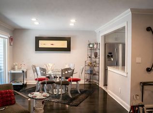 24 Villas Cir, Melville, NY 11747