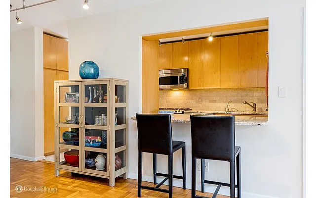 Sold by Douglas Elliman | media 10