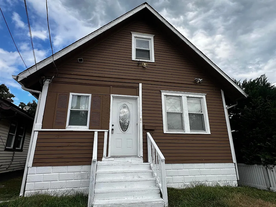 12 E Mulberry Ave