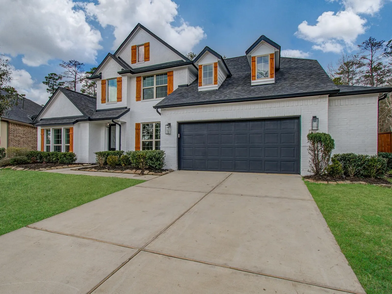 5 bed, 4.5 bath, 3909 sqft, $5,000 — Photo 3