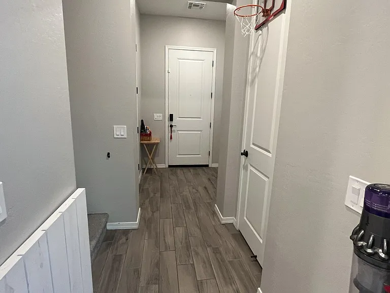 1493 E Shannon St — Photo 3