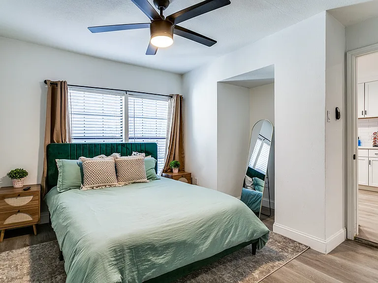 Bryan Street Apartments — Photo 10