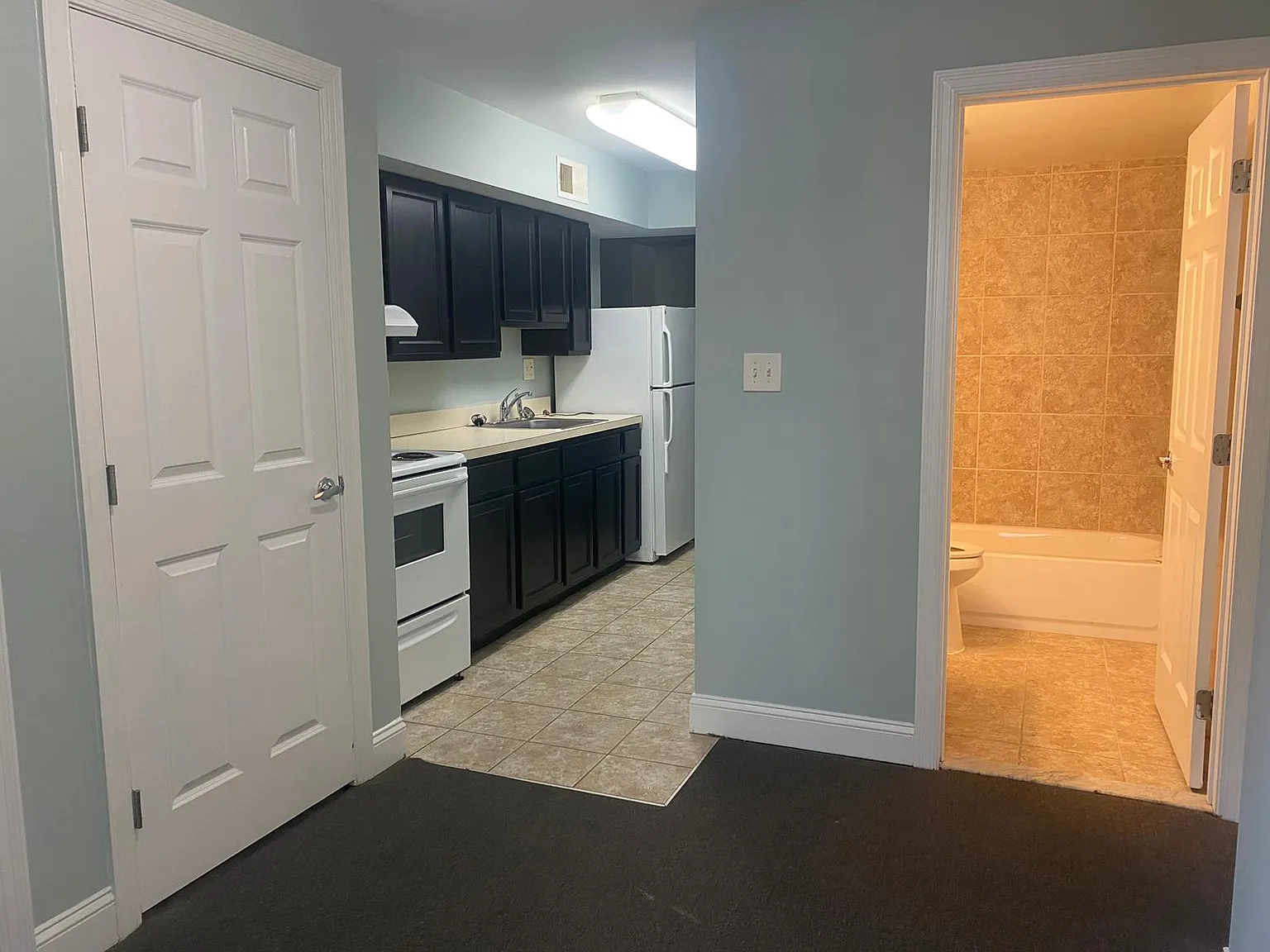 1 bed, 812 sqft, $1,097 — Photo 2