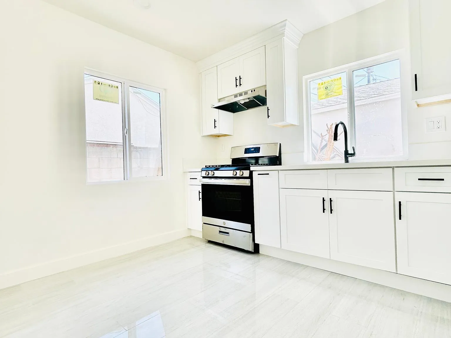 Parron Ave, Gardena — Photo 1