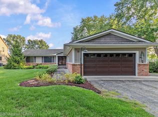 1830 Majon Dr, Highland, MI 48356