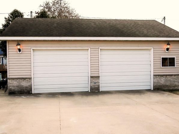 509 W 1st St, Sumner, IA 50674