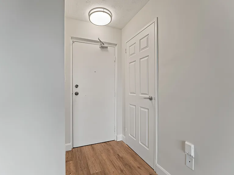47 Memorial Dr — Photo 10