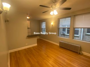 1369 W Greenleaf Ave #108, Chicago, IL 60626