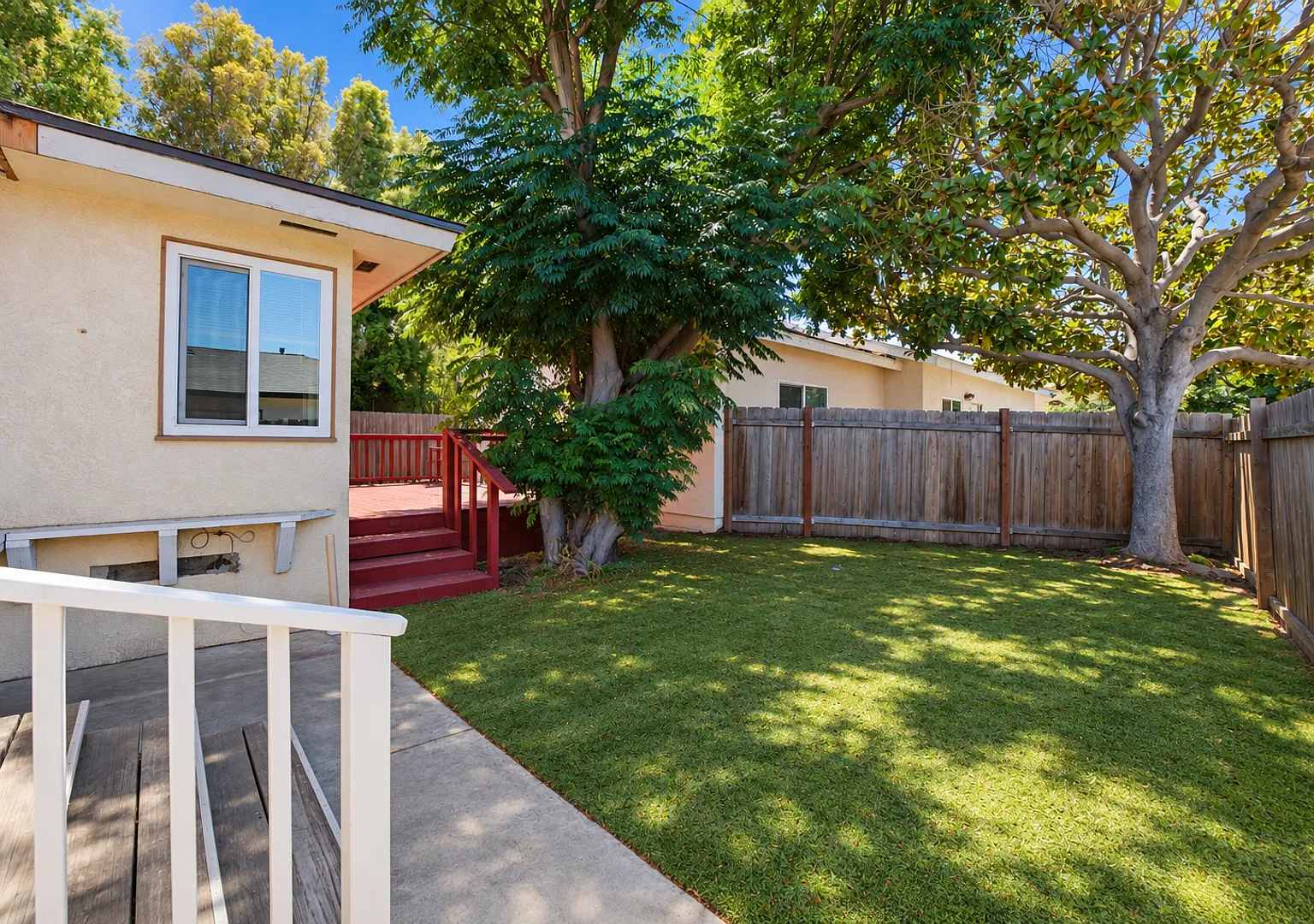 Attached garage! — Photo 1