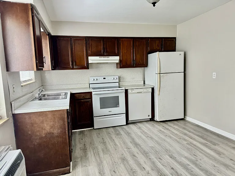 2300 Shadyside Rd #12 — Photo 3