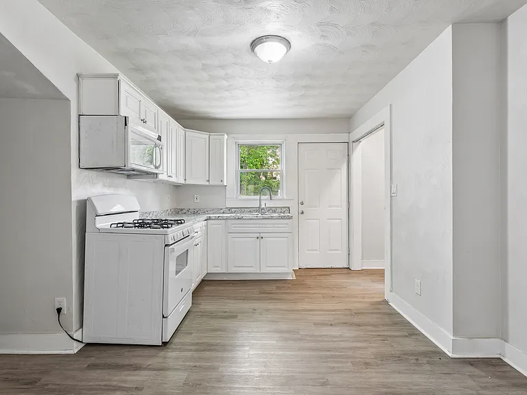 177 D View Ave — Photo 8