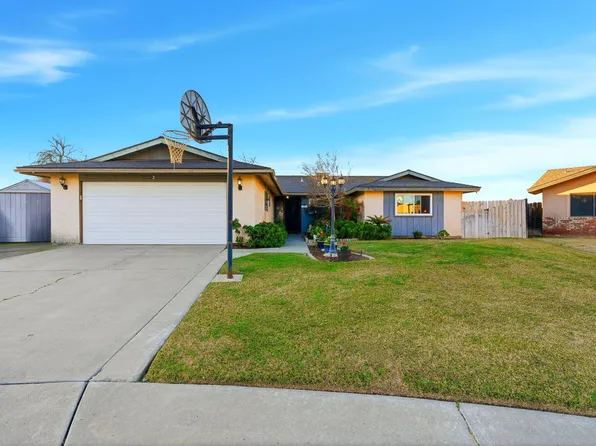 2134 Oakwood Court, Hanford, CA 93230