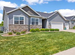 7112 Country Ridge Dr NW, Palo, IA 52324