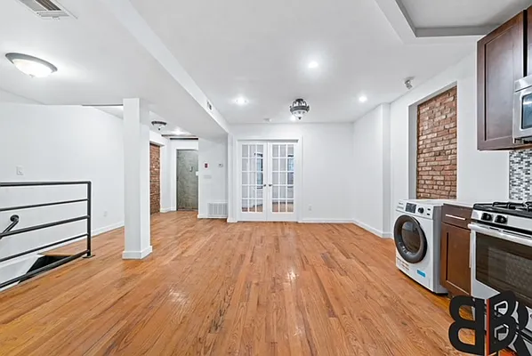 Rented by Bedford Brownstone Realty | media 21